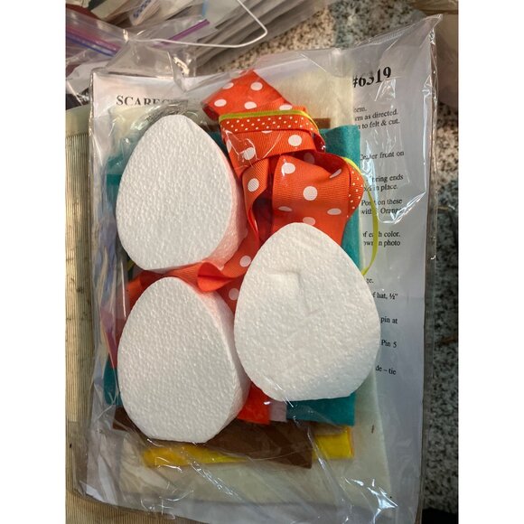 Fall Friends Scarecrow Ornament Craft Kit by Design Works - Picture 12 of 12